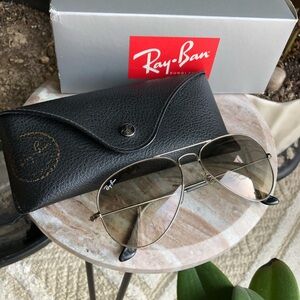 Ray-Ban Silver Aviator Polarized Sunglasses